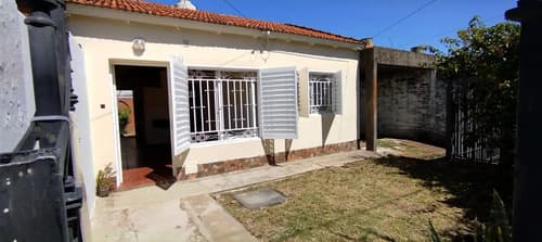En venta casa 2 dorm muy buena zona residencial en Paraná