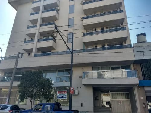 Departamento en sarmiento al 800