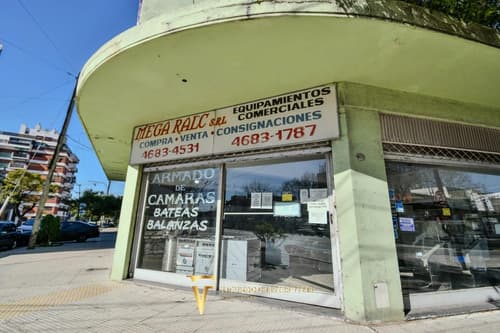 Venta terreno local parque avellaneda juan bautista alberdi