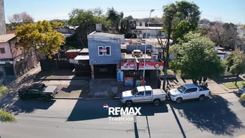 En venta casa local y depto sobre av 9 de julio en Resistencia