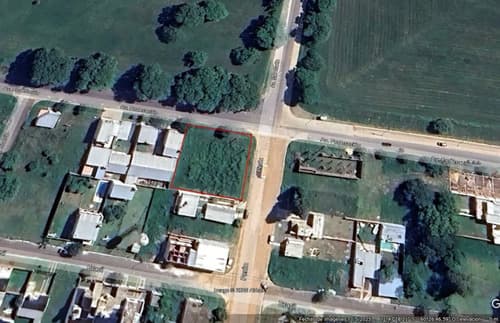 Gran terreno de 900 m2 en esquina san benito en Paraná