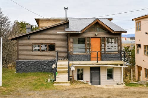 Casa con 2 departamentos en Ushuaia — foto 1