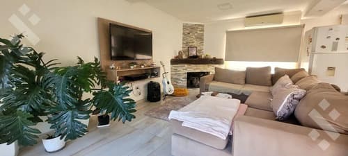 Venta casa 4 dormitorios centenario prov de neuquen en Centenario — foto 1