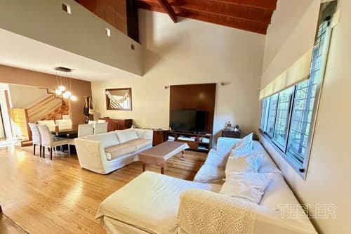 Venta casa saavedra totalmente reciclada 3 dormitorios 3 banos completos living comedor doble altura en Mar del Plata — foto 1
