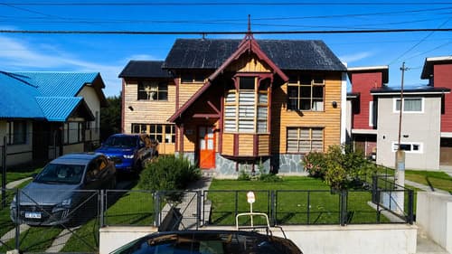 Casa en venta ush 4 dormitorios quincho y vistas en Ushuaia — foto 1
