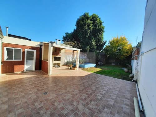Casa chalet en venta en lomas de zamora gba zona sur argentina en GBA Sur — foto 1