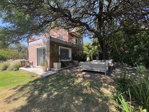 Mendiolaza venta casa 3 dorm gran patio y piscina 212 m21221 m2 totales