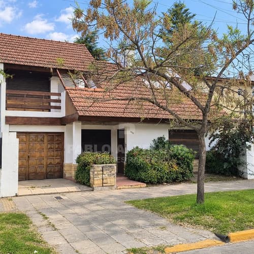 Venta casa 3 ambientes y dpto merlo centro zona oeste buenos aires