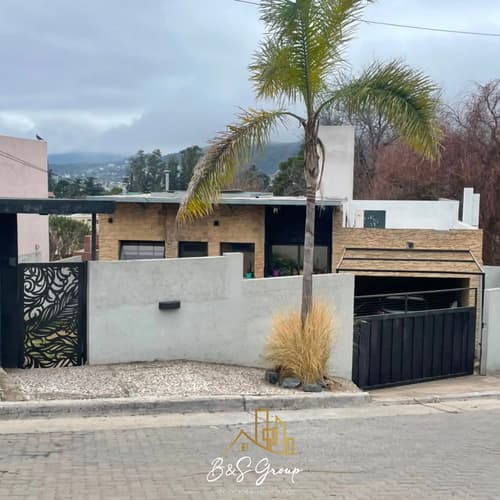 Bs group alquila casa anualcasa de tres dormitorios en barrio becciu villa carlos paz