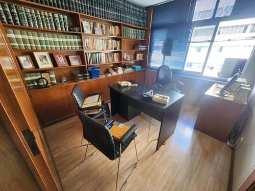 Oficina en venta uruguay 400 tribunales 35 m frente recepcion y 2 despachos luminosa en San Nicolás de los Arroyos — foto 1
