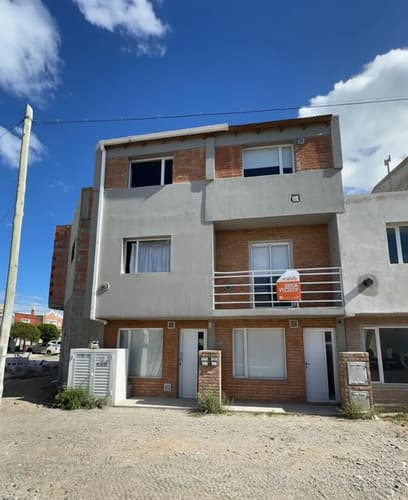 Departamento en tres niveles en playa union