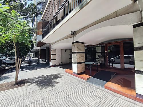 Departamento 4 amb con dependencia cochera cubierta fija baulera en caballito en Salta — foto 1