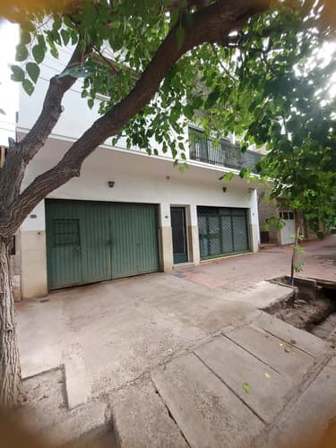 Departamento c cochera y local comercial acceso independiente en Mendoza — foto 1
