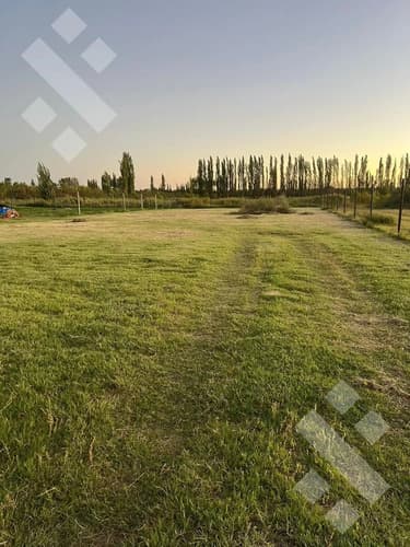 En venta terreno 1800 m barrio semi privado gral fernandez oro en General Roca — foto 1