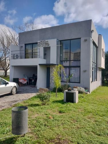 Casa en venta en sourigues berazategui gba zona sur en GBA Sur — foto 1