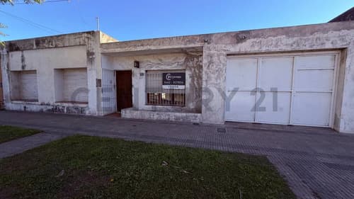 Oportunidad casa a reciclar con gran potencial venado tuerto en Venado Tuerto — foto 1