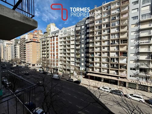 Venta departamento 2 ambientes con vista a avenida colon frente a plaza colon mar del plata en Mar del Plata