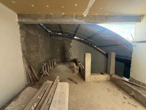 Duplex a estrenar en obra frente a uni maza