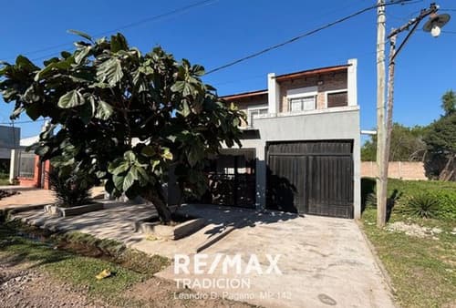 Venta 3 casas en un terreno proximo av sarmiento en Resistencia