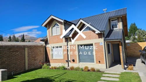 Casa mas departamento con pileta y patio esquel en Esquel — foto 1