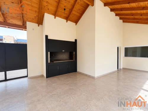 Venta de casa tres dormitorios fernandez oro en General Roca — foto 1