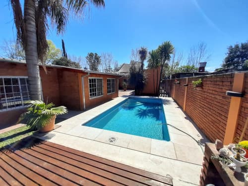 Venta casa con pileta buena zona moreno en GBA Oeste — foto 1