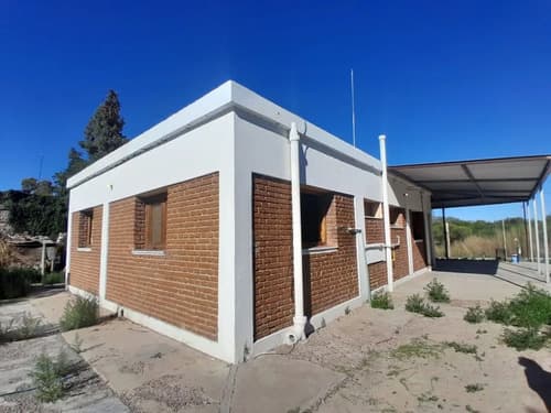Casa con pileta 2 habitacionessup 2734m2caucete