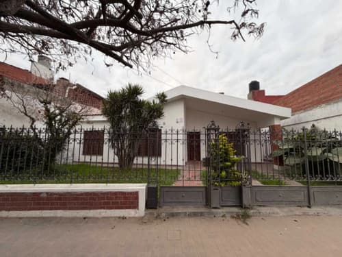 Venta casa en calle rioja 429 en Santiago del Estero
