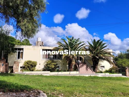 Hosteria en venta en mina clavero a 100 mts del rio traslasierra 8 hab cbano ideal inversion en Mina Clavero — foto 1
