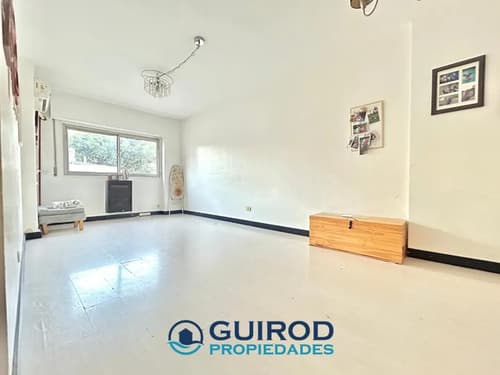 Venta departamento 4 ambientes con balcon en villa del parque en San Luis