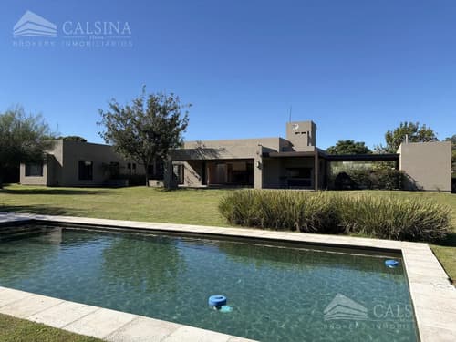 Casa en venta en country la serena mendiolaza