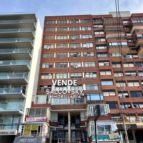 Oficina en venta con vista al mar de 52 m2 cubiertos edificio roca 2 puerto madryn en Puerto Madryn — foto 1
