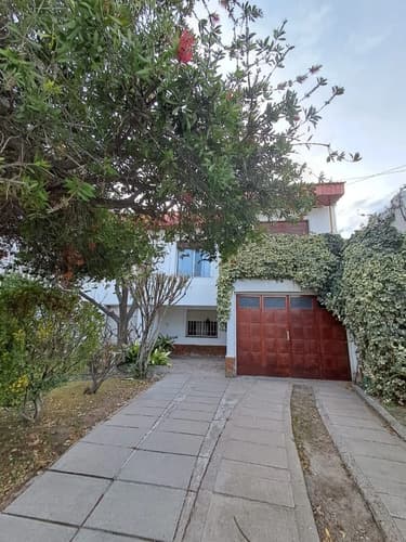 Casa en barrio los olmos ideal inversores familias garage patio en Rawson — foto 1