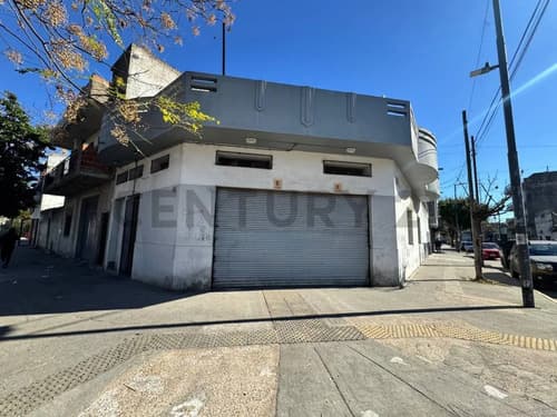 Venta casa en esquina con local 5 ambientes y gran terraza en pompeya en Buenos Aires Capital — foto 1