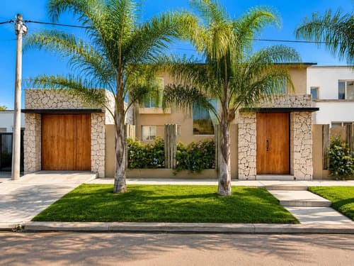 Casa en venta en manuel ocampo con patio