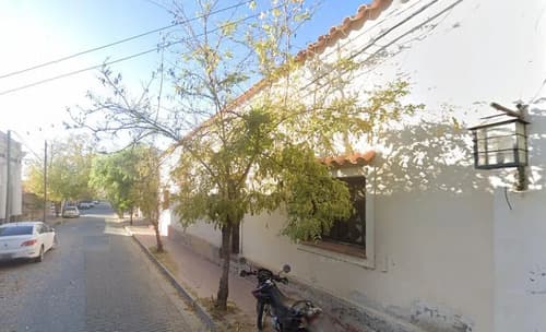 Terreno en venta en cafayate 25 x 92 con 300m2 de construccion colonial