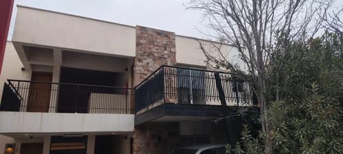 Exclusivo departamento en alquiler en complejo cerrado