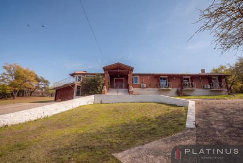 Casa en venta de 5 dormitorios con 3 cocheras villa allende golf en Córdoba Capital — foto 1