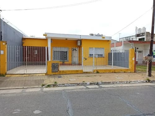 Casa chalet en venta en berazategui gba zona sur argentina en GBA Sur — foto 1
