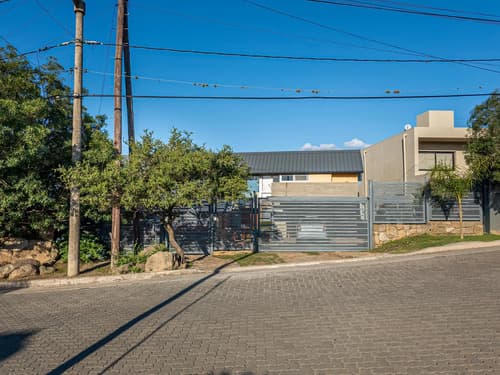 Alquiler casa 2 dormitorios 3 banos quincho pileta parque villa del lago carlos paz cordoba