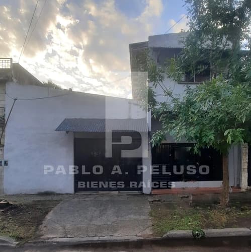 Venta galpon local y departamento ituzaingo norte zona oeste buenos aires en GBA Oeste — foto 1