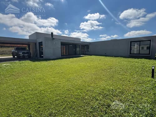 Villa allende golf casa en venta en housing 3 dormitorios en Córdoba Capital — foto 1