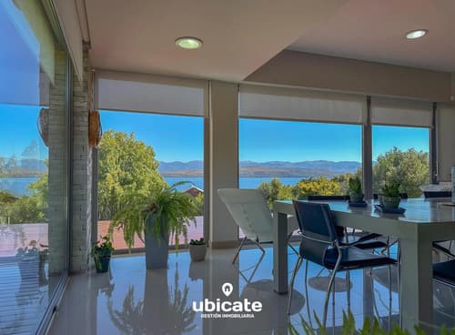 Casa a metros del lago en las chacras