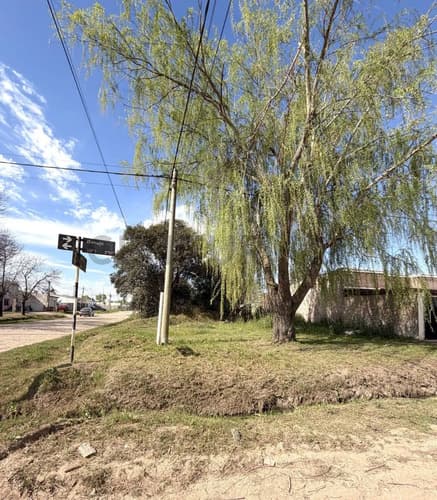 Terreno doble frente en diagonal al futuro parque recreativo norte venado tuerto en Venado Tuerto — foto 1